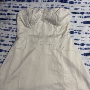 Women dress white